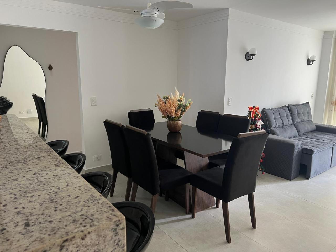 Beleza De Apartamento 300 Metros Da Praia กัวรูจา ภายนอก รูปภาพ