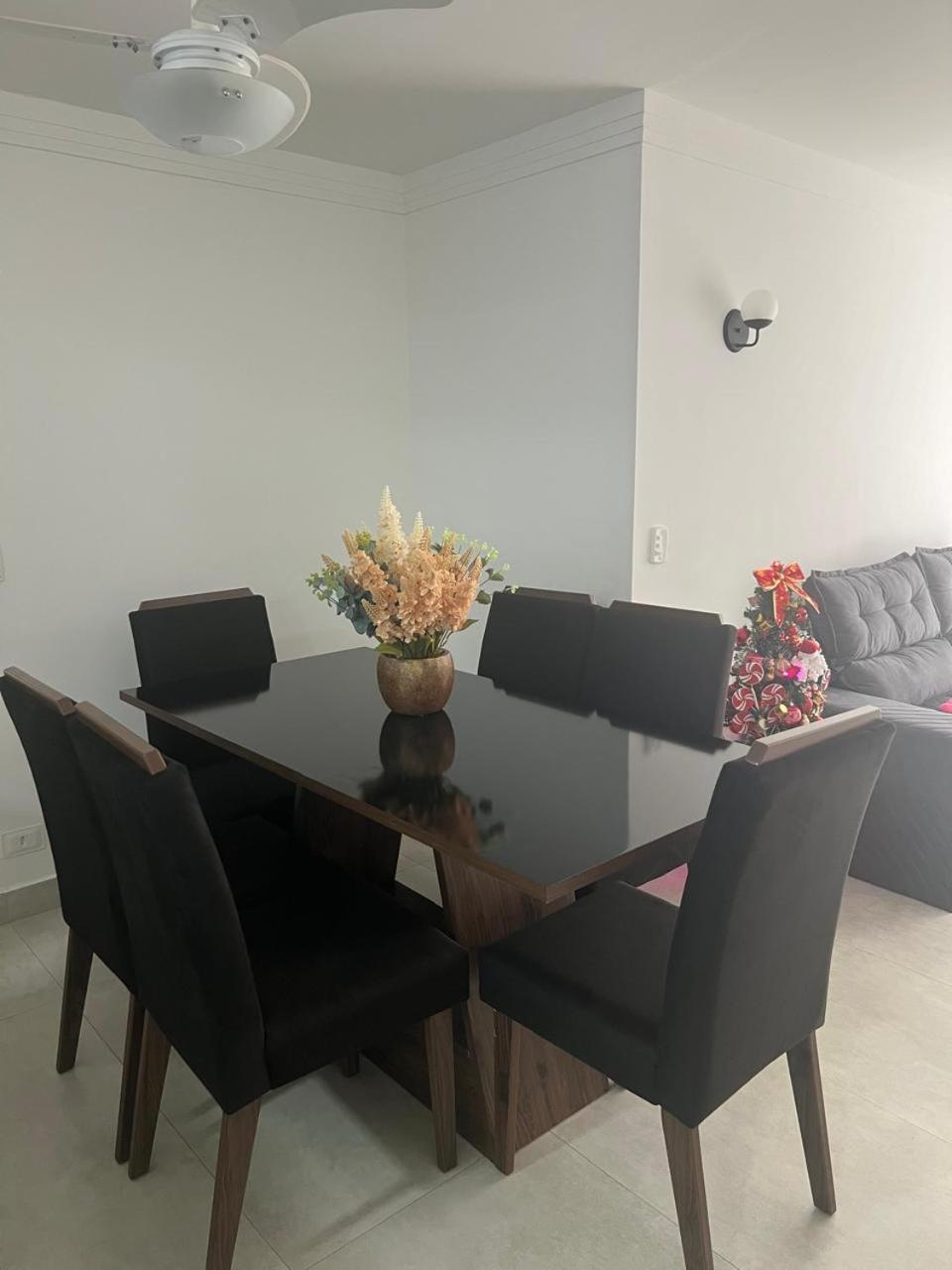 Beleza De Apartamento 300 Metros Da Praia กัวรูจา ภายนอก รูปภาพ